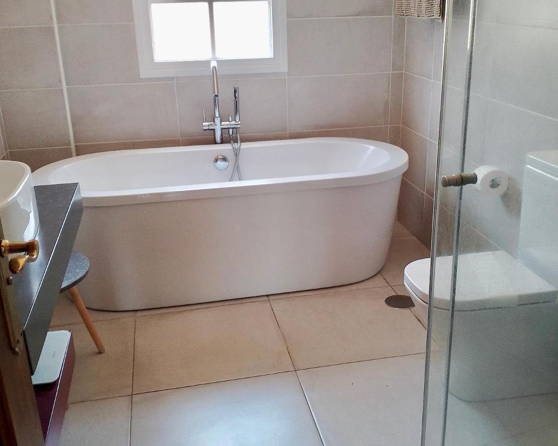 Villa Consuelo - Quiet Location Close To Resorts Buzanada Exterior photo